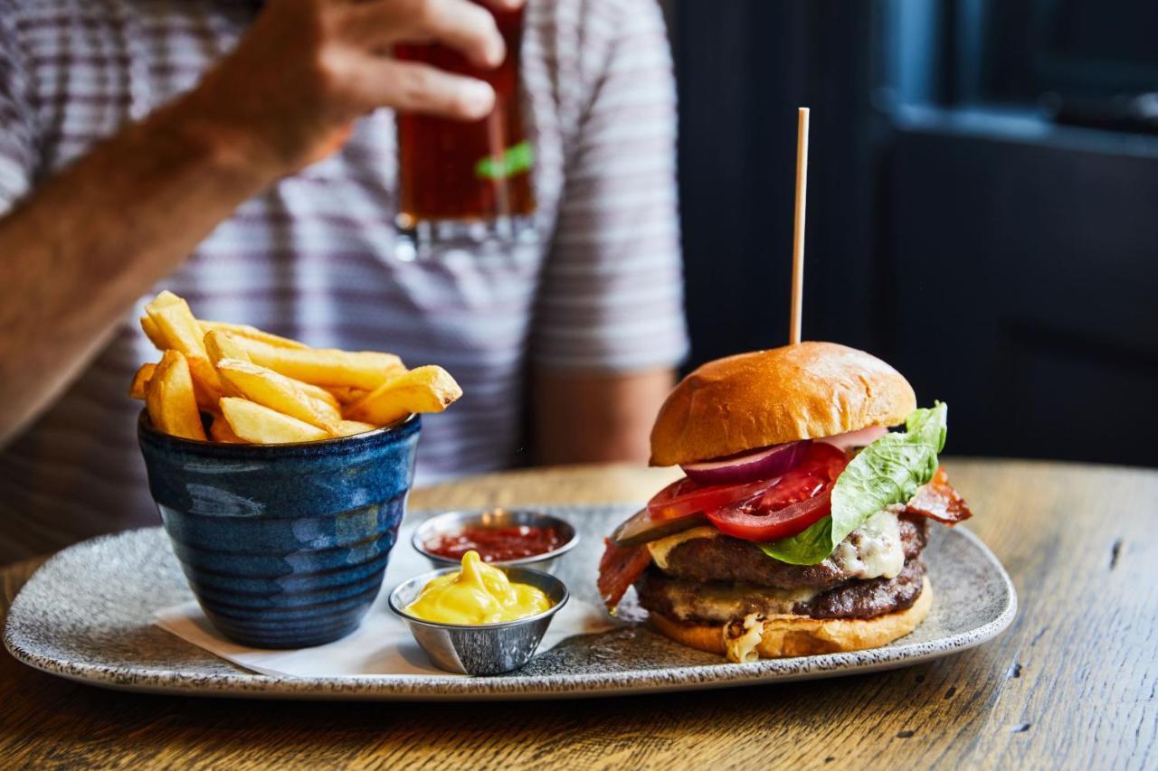 海科菲尔德 The Wellington Arms - Basingstoke-Reading酒店 外观 照片
